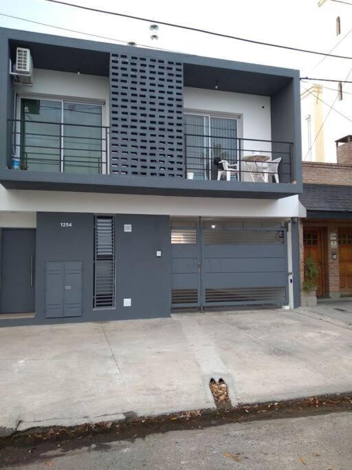 Complejo Tuluz - Dpto 1 Con Cochera Y Monoambiente, Con Cochera Opcional En Tolosa, La Plata, Apartment