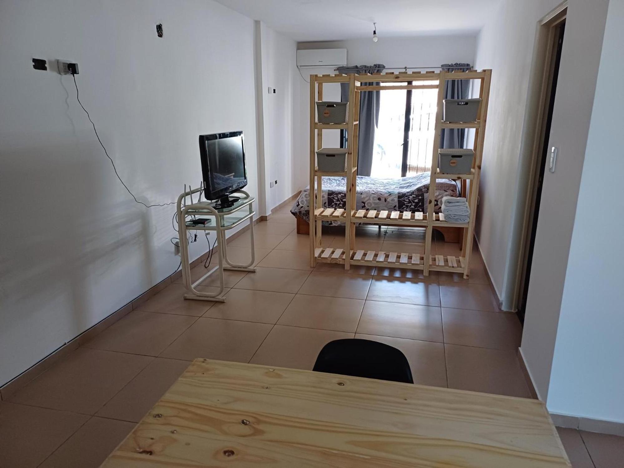 Complejo Tuluz - Dpto 1 Con Cochera Y Monoambiente, Con Cochera Opcional En Tolosa, La Plata, Apartment